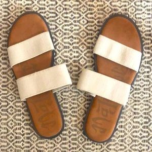 Mad love elastic two strap sandals size 9